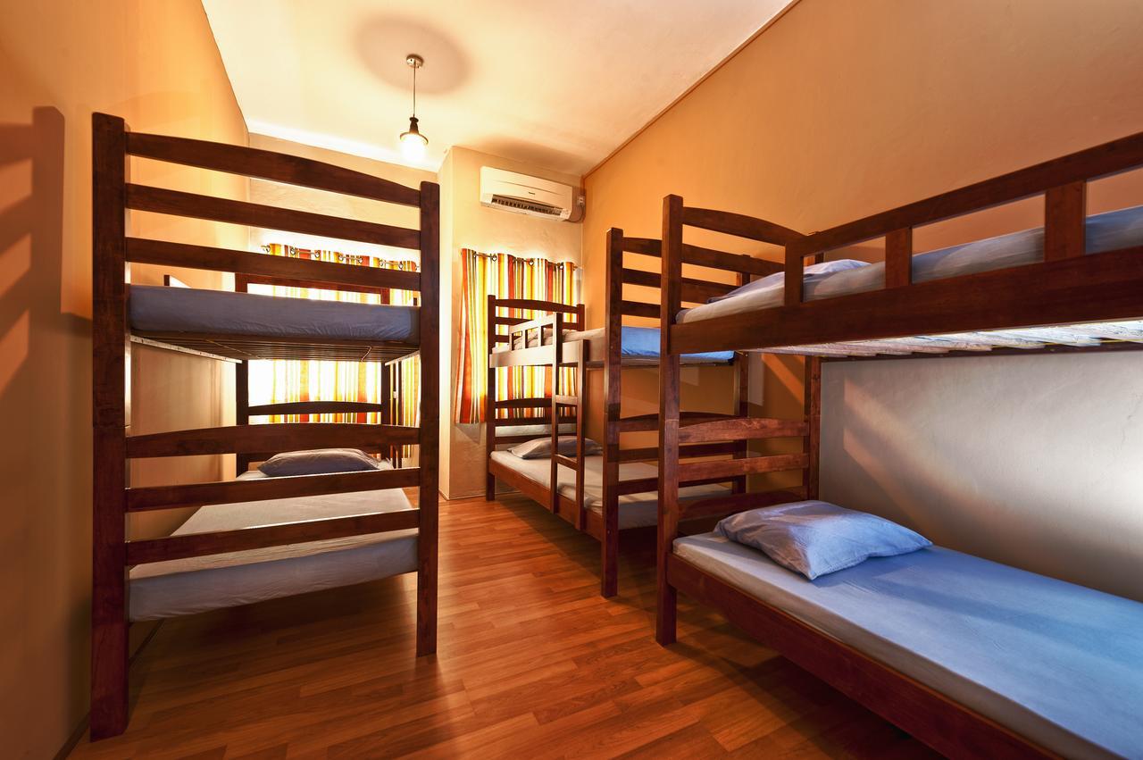 Harbourside Backpackers Hostel Sandakan Bagian luar foto