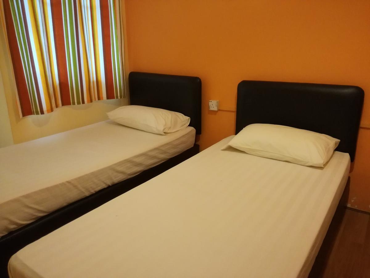 Harbourside Backpackers Hostel Sandakan Bagian luar foto