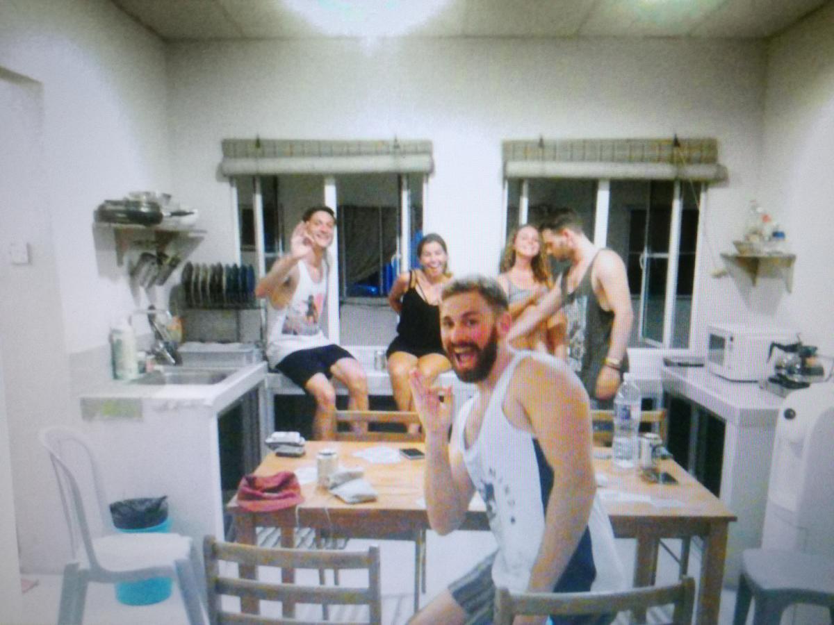 Harbourside Backpackers Hostel Sandakan Bagian luar foto