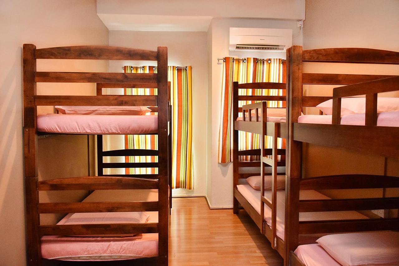 Harbourside Backpackers Hostel Sandakan Bagian luar foto