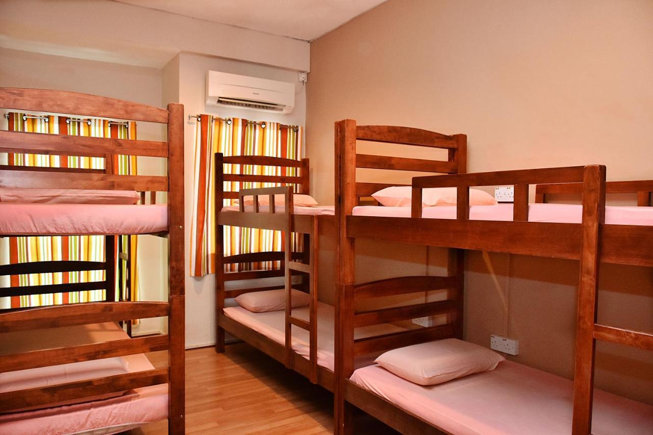 Harbourside Backpackers Hostel Sandakan Bagian luar foto